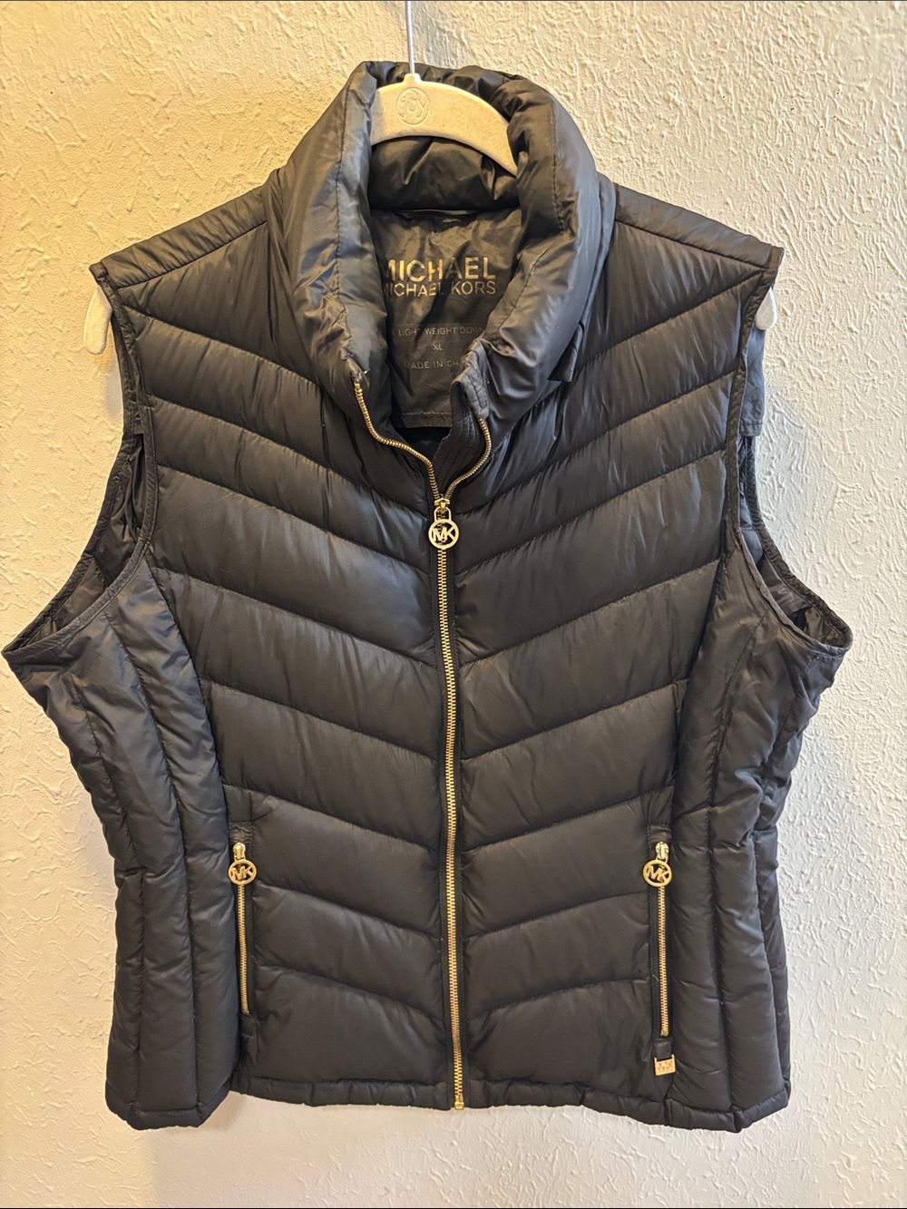 Michael Kors Black Gold Puffer Vest Jacket Ultra Light Down Fill Women’s Size XL